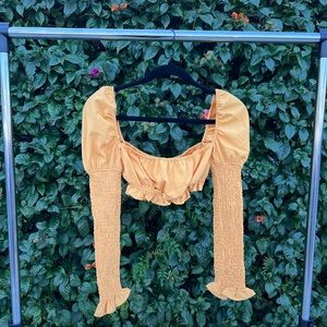 PrettyLittleThing - Yellow Rouched Sleeve Crop Top